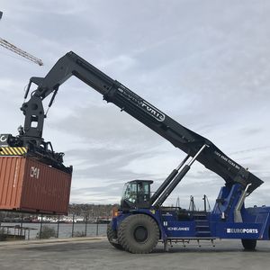 Barge Handler in operation